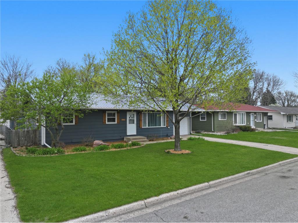506 Elaine Avenue Marshall MN 56258 7059940 image2