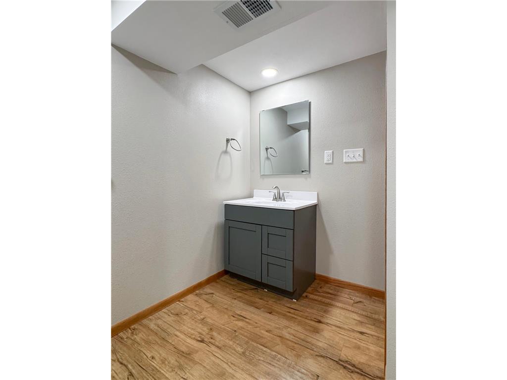 506 Elaine Avenue Marshall MN 56258 7059940 image25