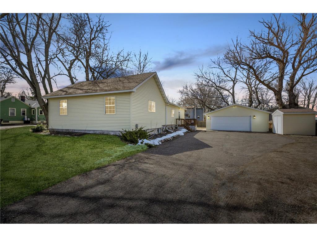 5064 Granada Avenue N Oakdale MN 55128 6516335 image1