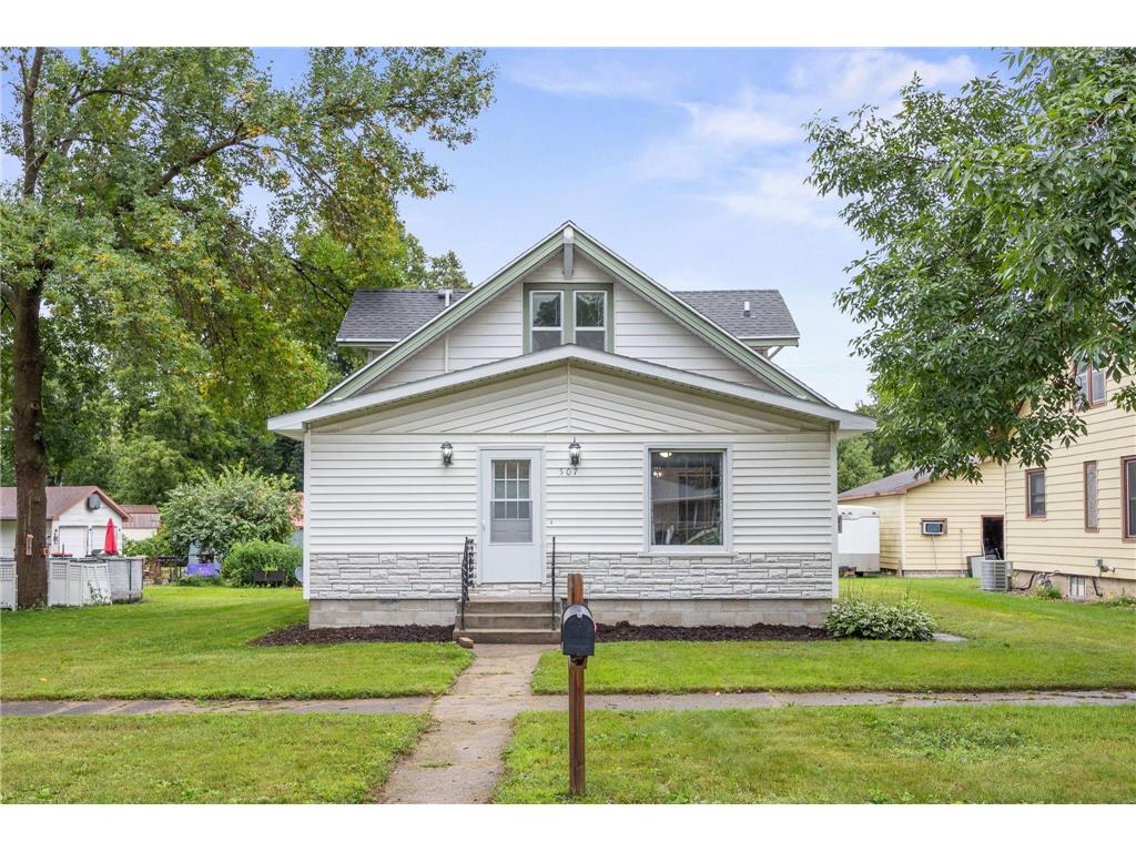 507 N Main Street Winthrop MN 55396 6771427 image1