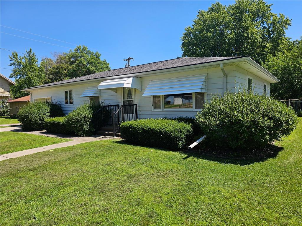 507 S Elm Street Lamberton MN 56152 7098121 image2