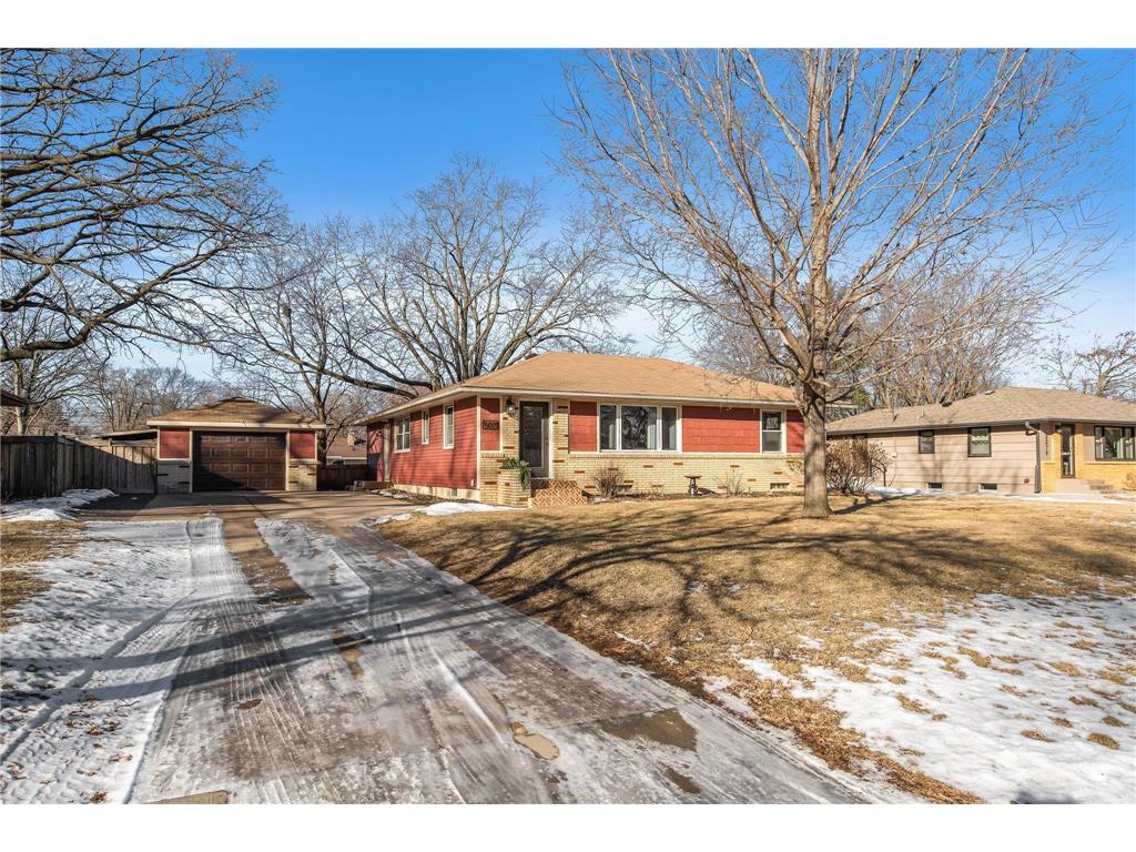 5071 Greenwood Drive Mounds View MN 55112 6658302 image1