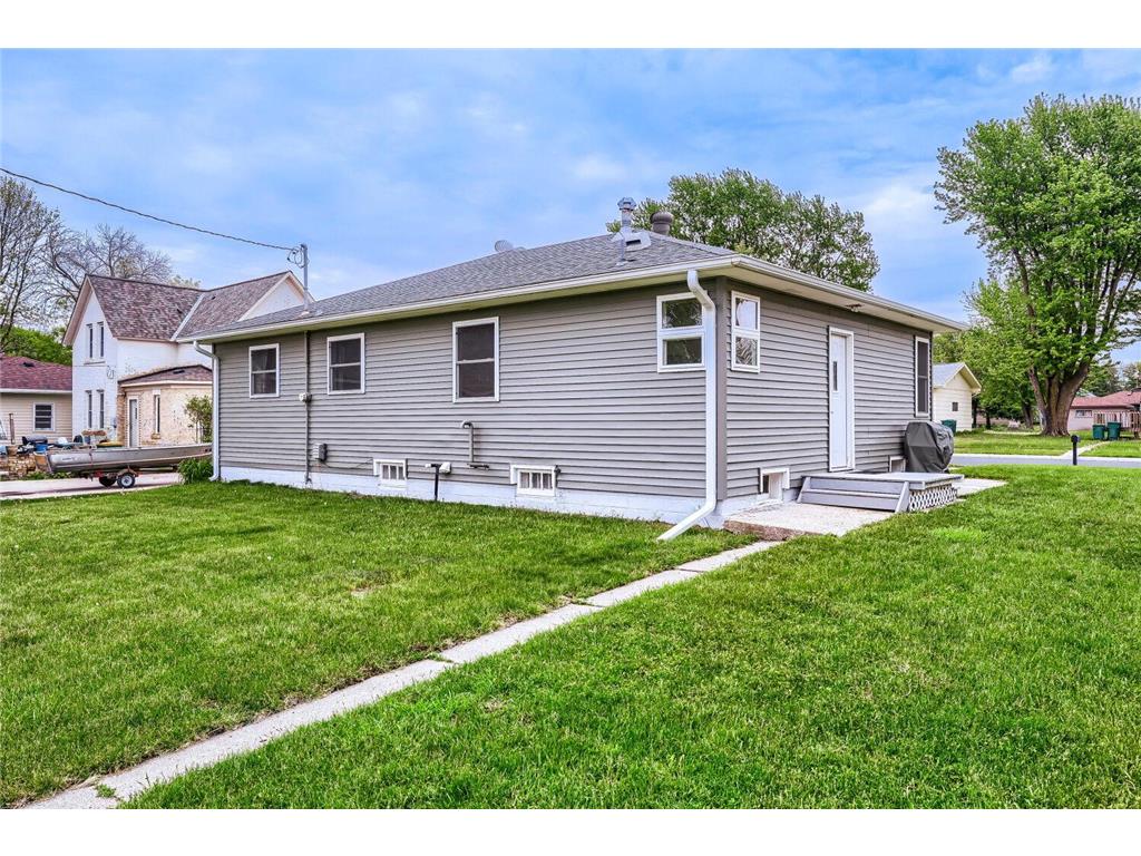 508 3rd Street NE Montgomery MN 56069 7076068 image16