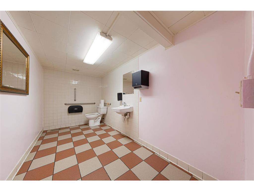 508 Central Avenue N Faribault MN 55021 6787785 image15