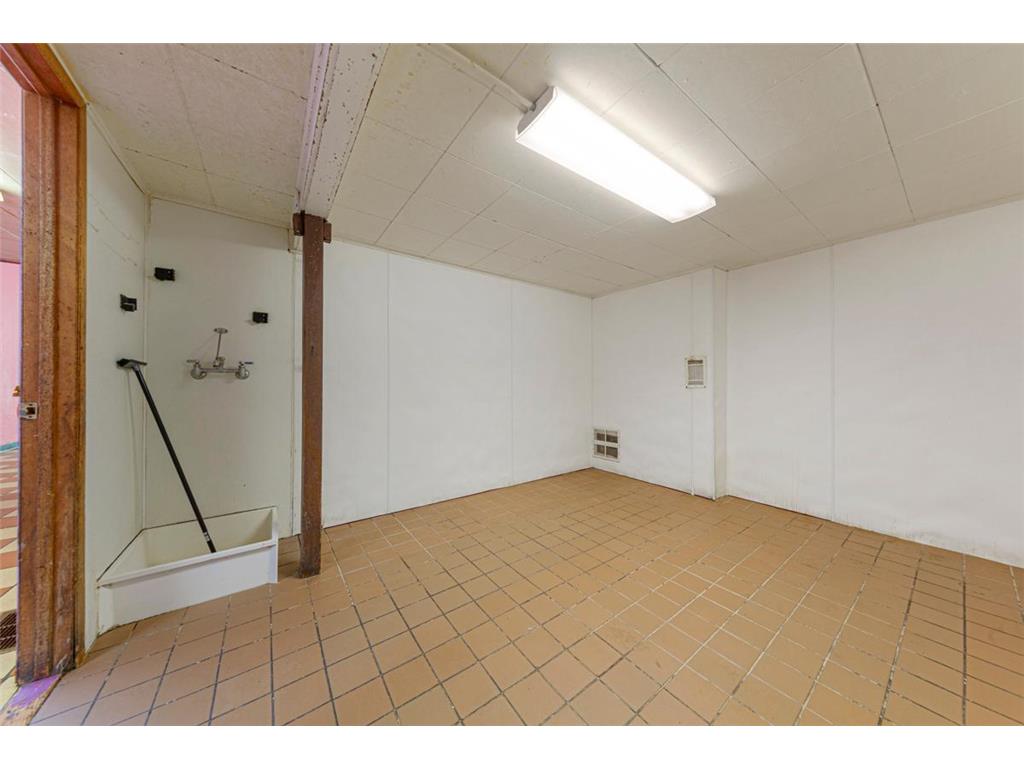 508 Central Avenue N Faribault MN 55021 6787785 image16