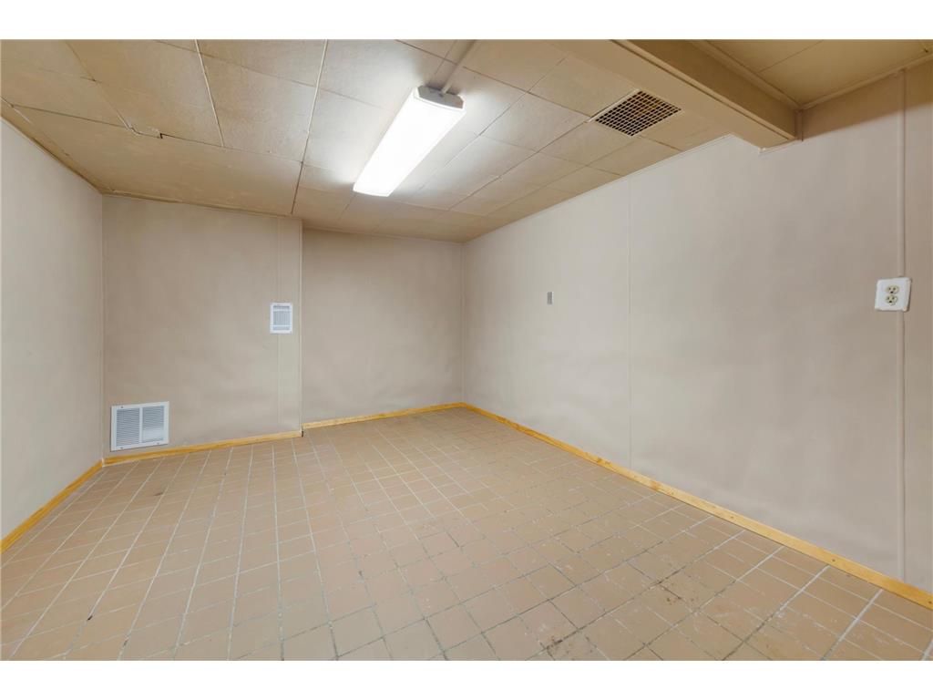 508 Central Avenue N Faribault MN 55021 6787785 image28