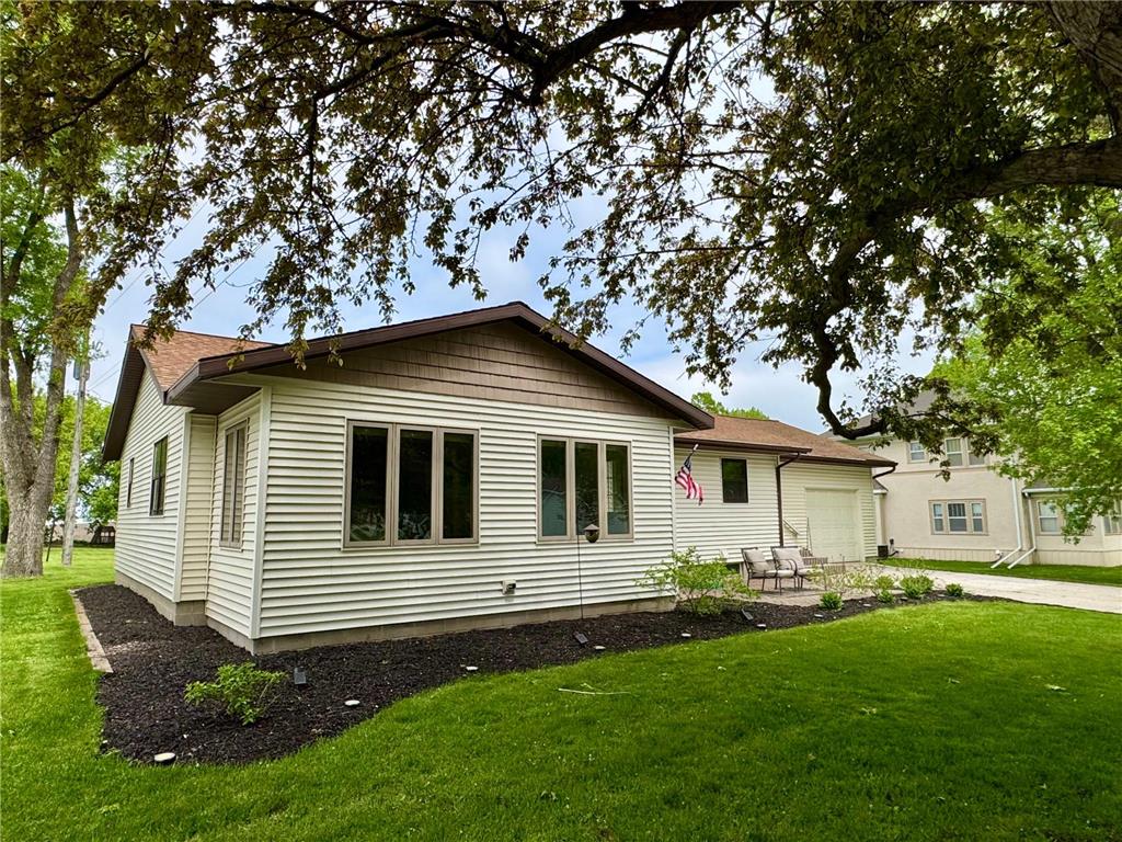 508 Fremont Avenue NW Renville MN 56284 7076762 image3