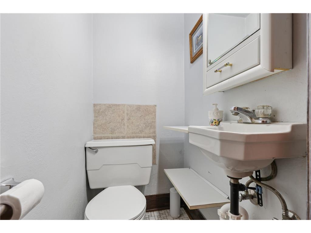 508 N Hennepin Street Winthrop MN 55396 7041976 image24