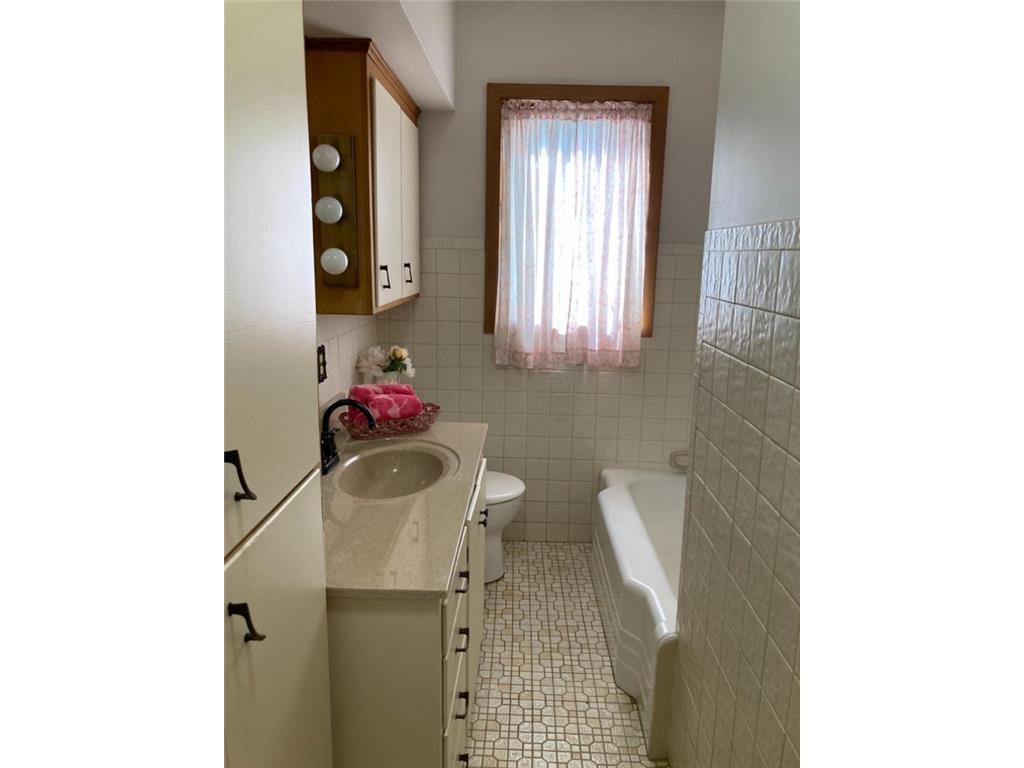 508 Oak Avenue SW Montgomery MN 56069 6750838 image8