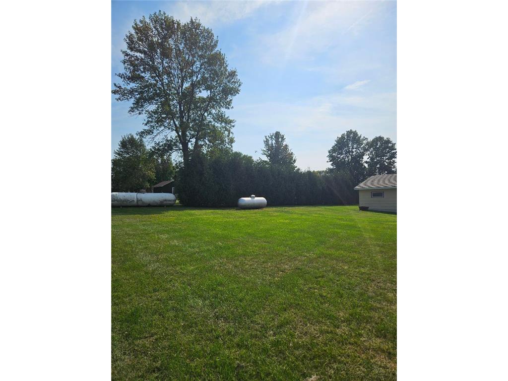 509 1st Street Bellingham MN 56212 6787744 image40