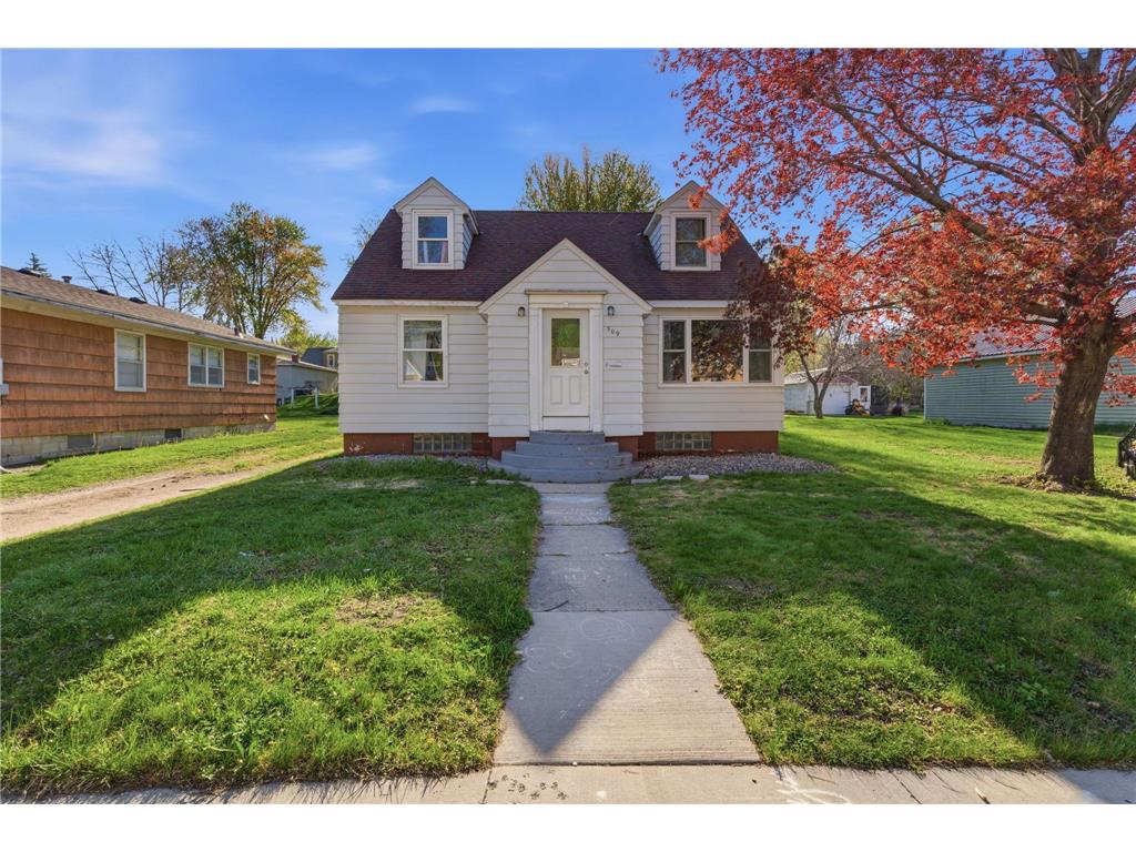 509 Charlotte Street SE Willmar MN 56201 7073771 image1