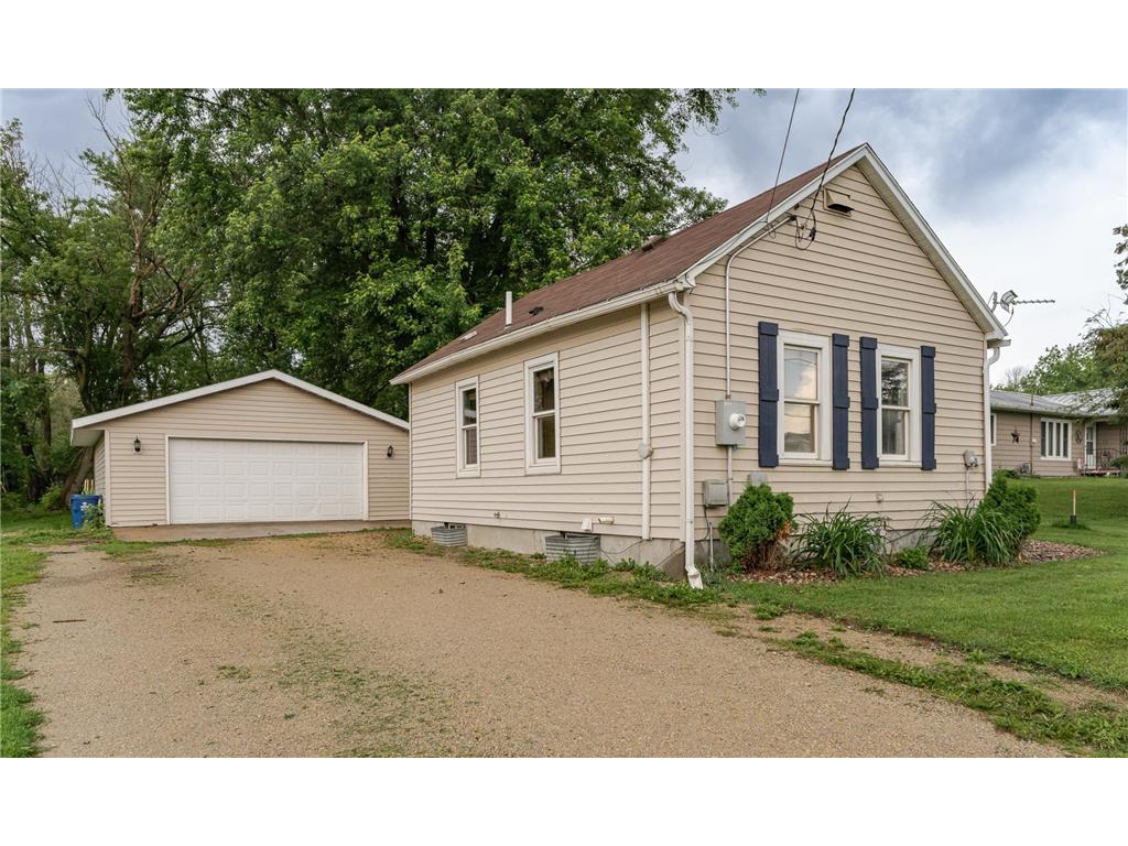 509 E Main Street Dodge Center MN 55927 6740210 image1