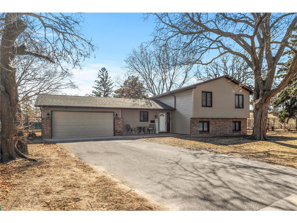 509 Lyn Park Lane N Minneapolis MN 55411 6492202 image1