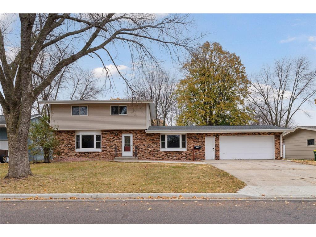 509 S 1st Street Marshall MN 56258 6624593 image1