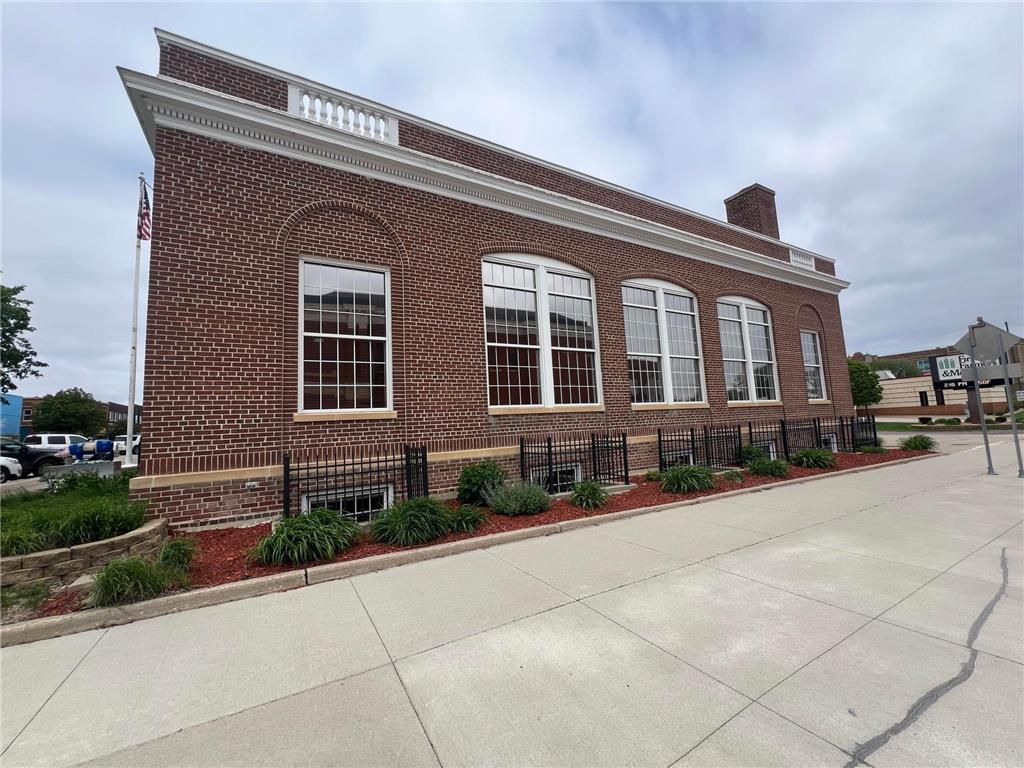 51 Downtown Plaza Fairmont MN 56031 6722914 image2