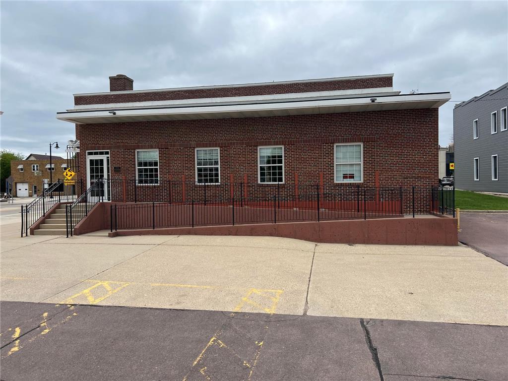 51 Downtown Plaza Fairmont MN 56031 6722914 image3