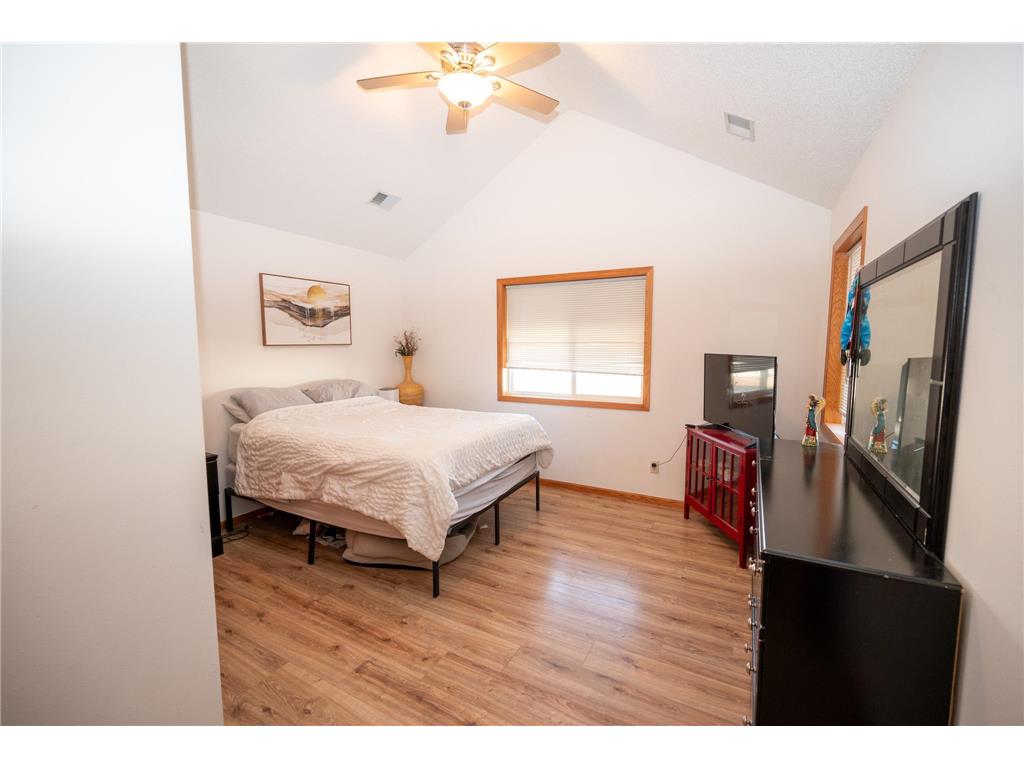 510 512 514 4th Street NE Staples MN 56479 6685914 image17