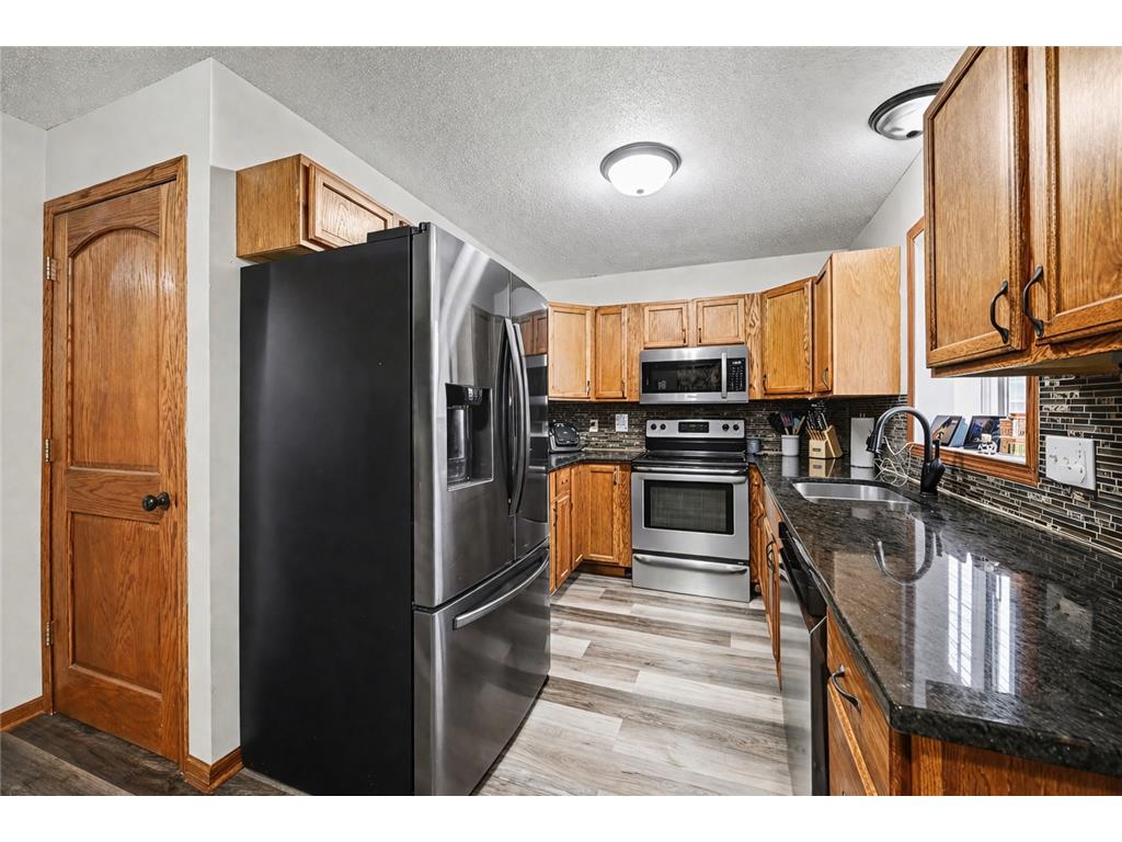 510 N Montgomery Avenue Le Center MN 56057 7049696 image2