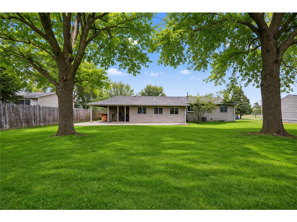 510 N Montgomery Avenue Le Center MN 56057 7049696 image24
