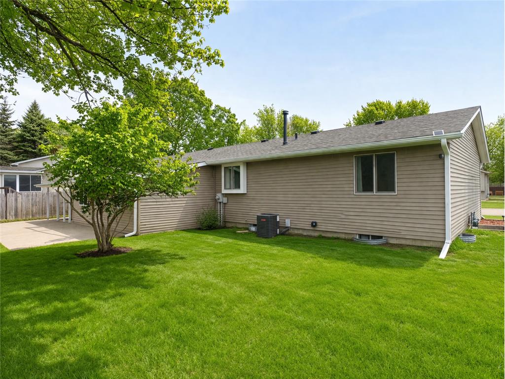 510 N Montgomery Avenue Le Center MN 56057 7049696 image26