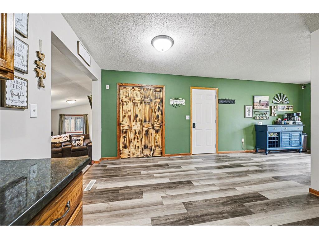 510 N Montgomery Avenue Le Center MN 56057 7049696 image4