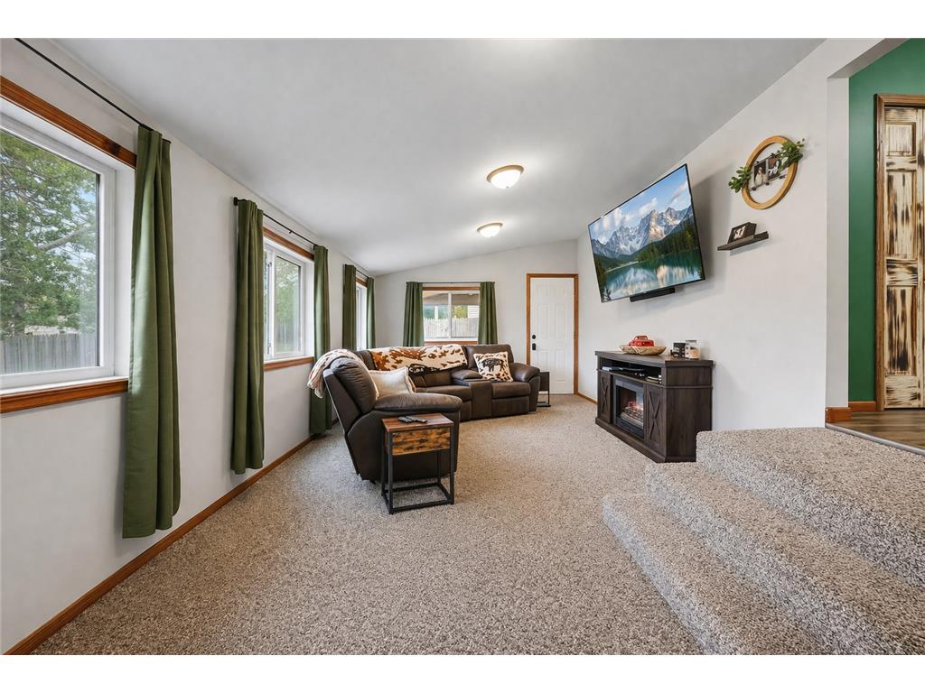 510 N Montgomery Avenue Le Center MN 56057 7049696 image9