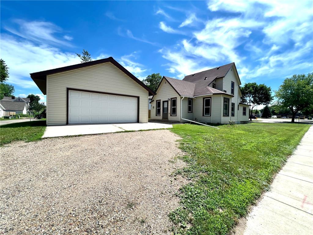 510 W Lyon Street, Marshall, MN 56258 MLS 6232519 Edina Realty