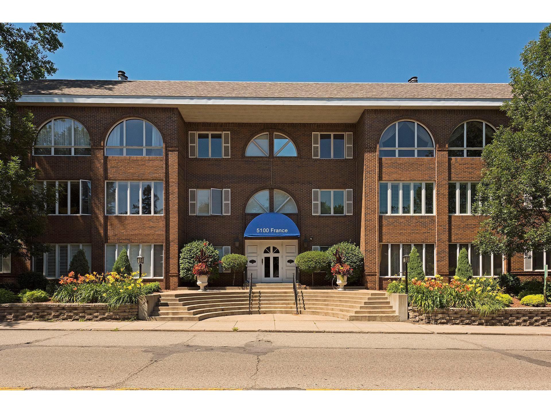 5100 France Avenue S 302, Edina, MN 55410 MLS 6013108 Edina Realty