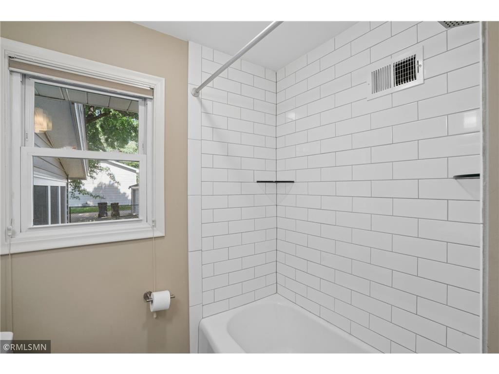 5101 Sheridan Avenue N Minneapolis MN 55430 7082714 image16