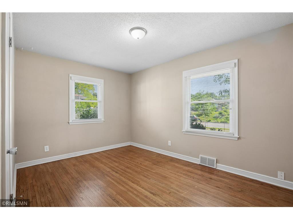 5101 Sheridan Avenue N Minneapolis MN 55430 7082714 image19