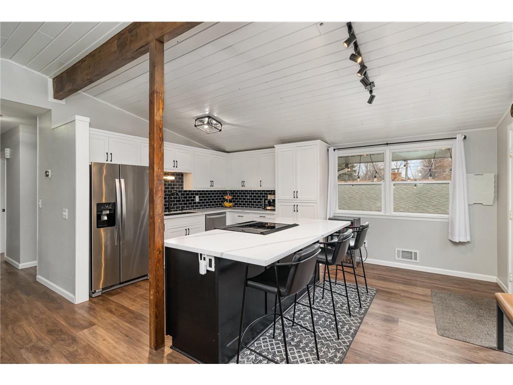 5106 Greenwood Drive Mounds View MN 55112 6482290 image1