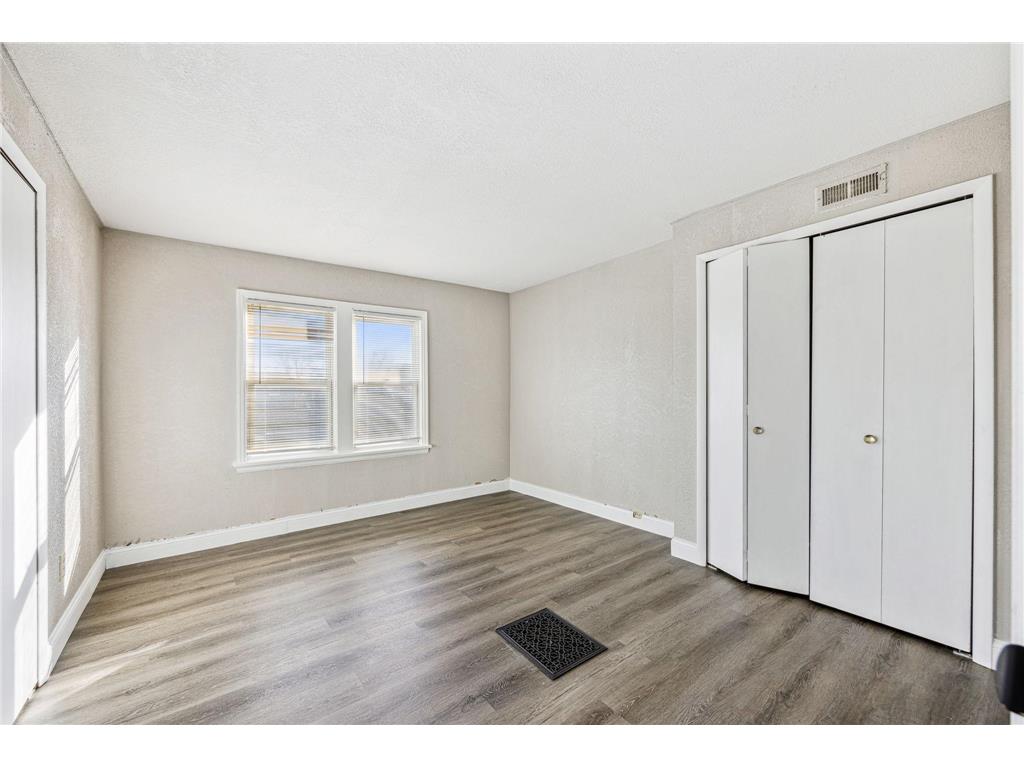 5106 Queen Avenue N Minneapolis MN 55430 6816038 image10