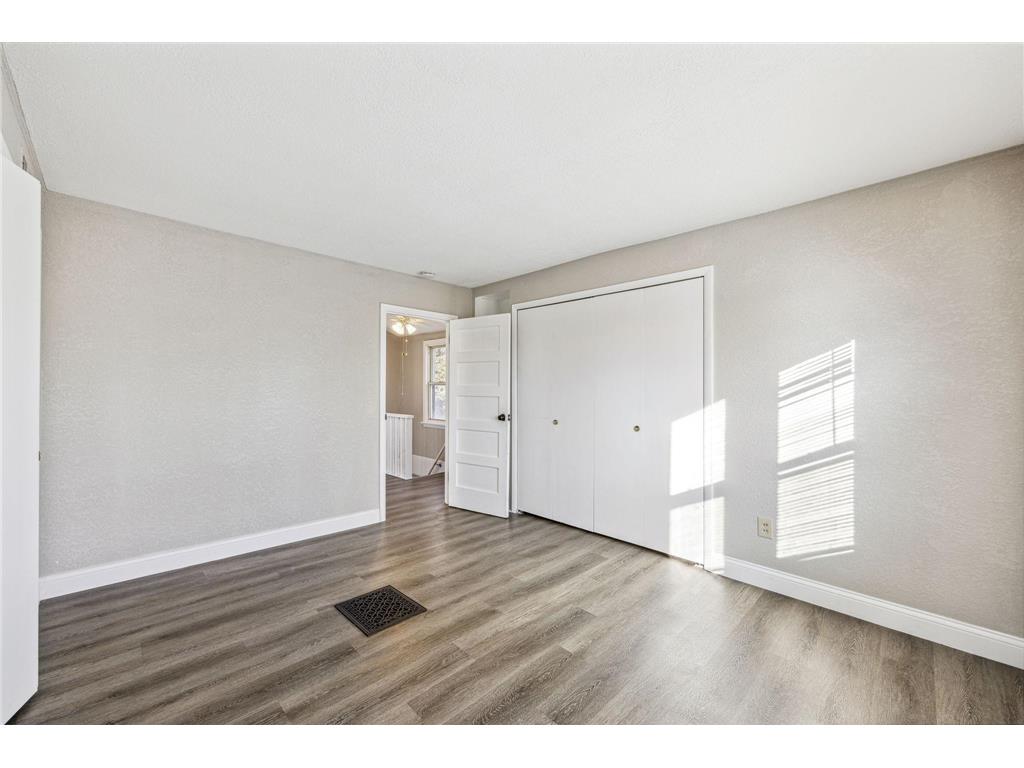 5106 Queen Avenue N Minneapolis MN 55430 6816038 image11