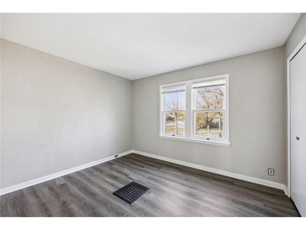 5106 Queen Avenue N Minneapolis MN 55430 6816038 image13