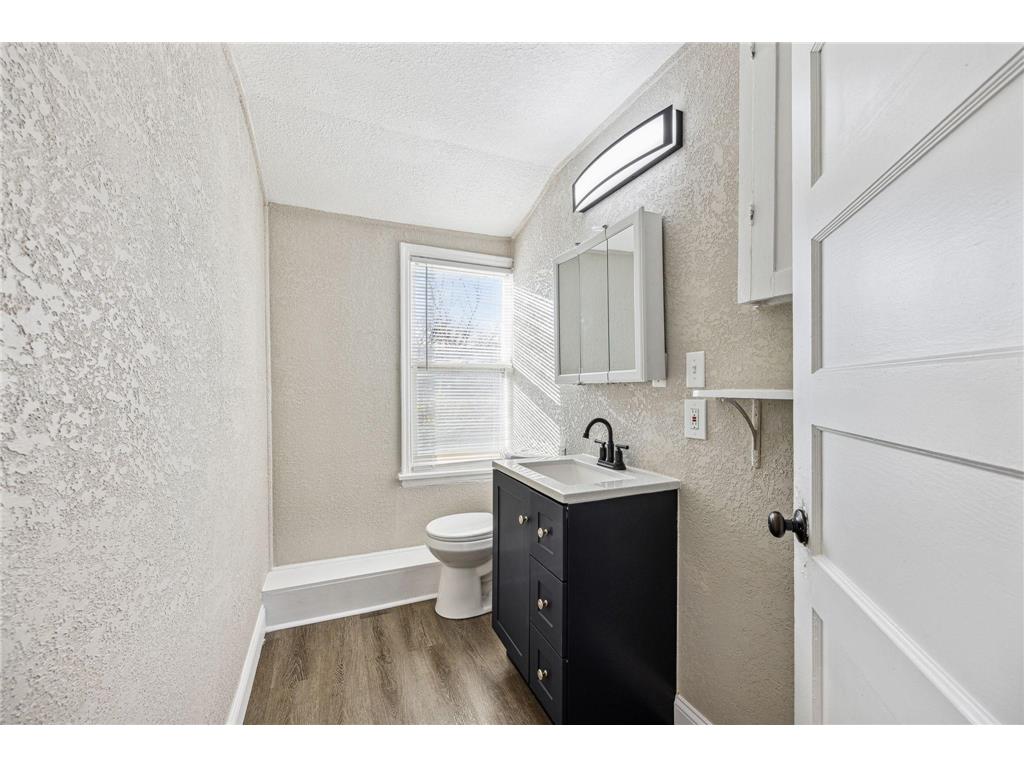 5106 Queen Avenue N Minneapolis MN 55430 6816038 image14