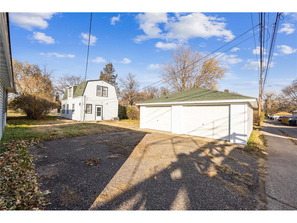 5106 Queen Avenue N Minneapolis MN 55430 6816038 image22