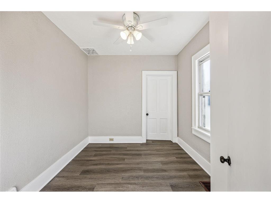 5106 Queen Avenue N Minneapolis MN 55430 6816038 image7