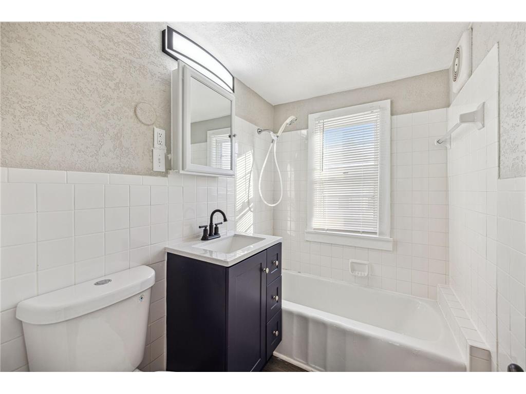 5106 Queen Avenue N Minneapolis MN 55430 6816038 image8