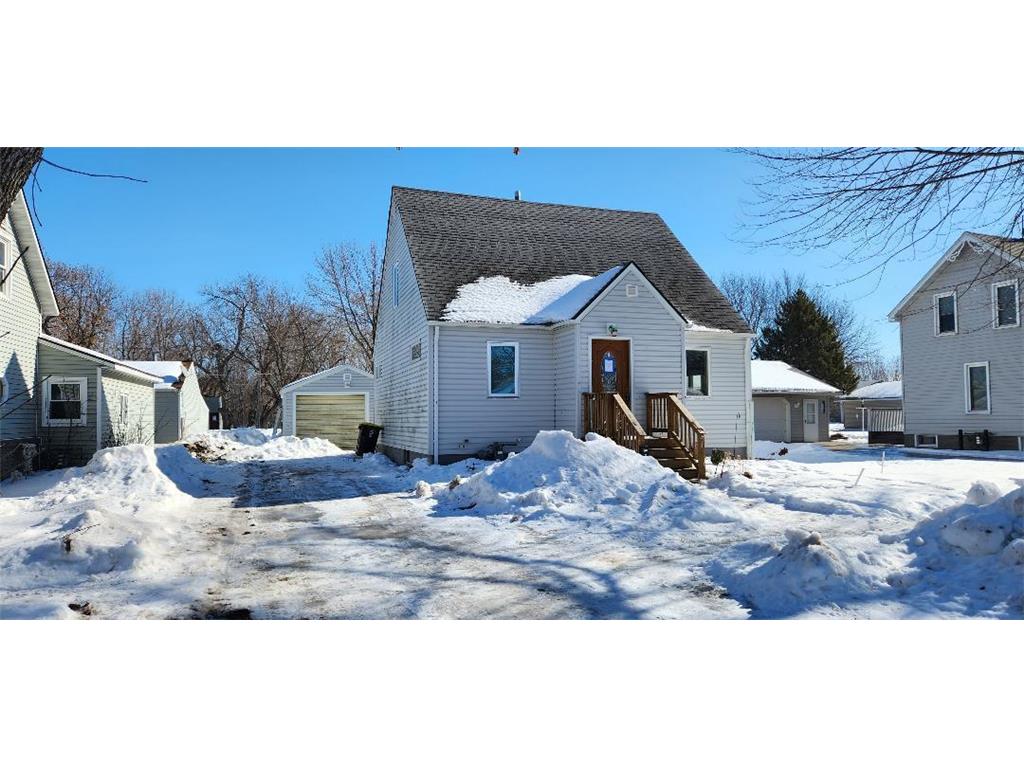 511 4th Avenue SE Wells MN 56097 6332937 image1