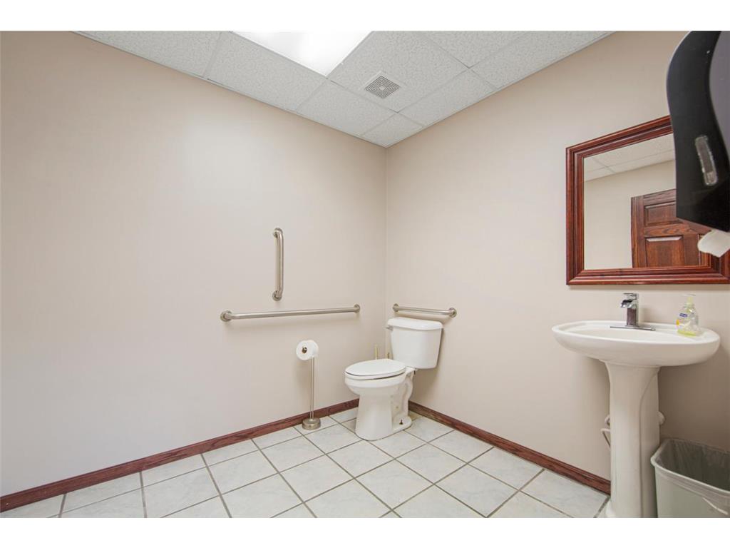 511 4th Street NW Faribault MN 55021 6818781 image24