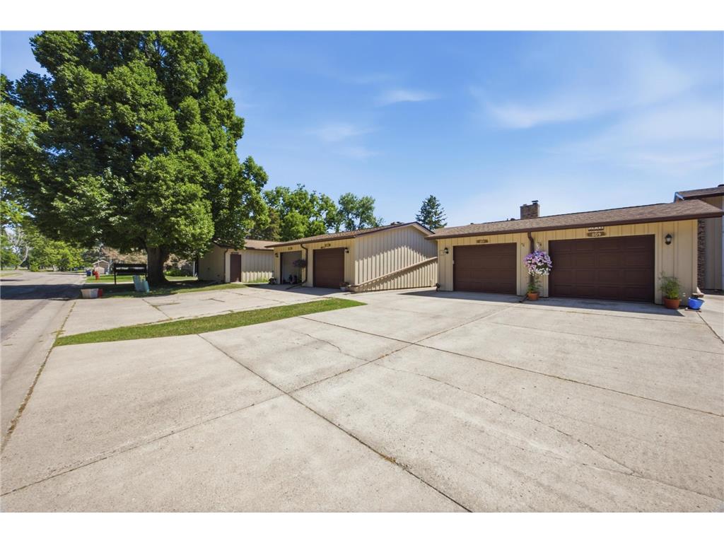 511 Caddy Avenue Moorhead MN 56560 7113220 image29