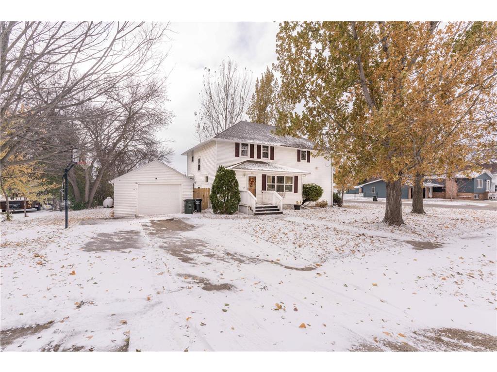 511 E Division Street Elbow Lake MN 56531 6454931 image1