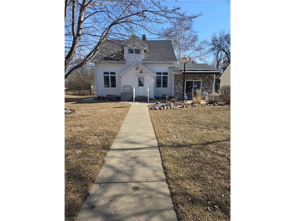 511 S Douglas Avenue, Parkers Prairie, MN, 56361 MLS 6494783 Edina