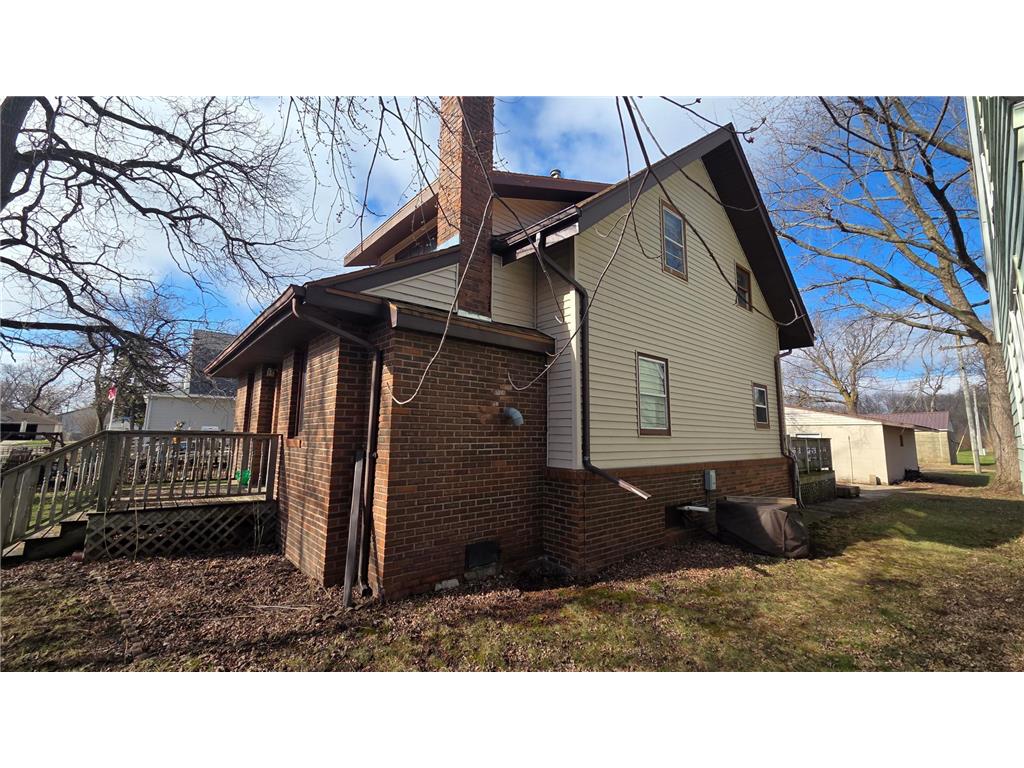 511 W 1st Street Lakefield MN 56150 7049891 image2