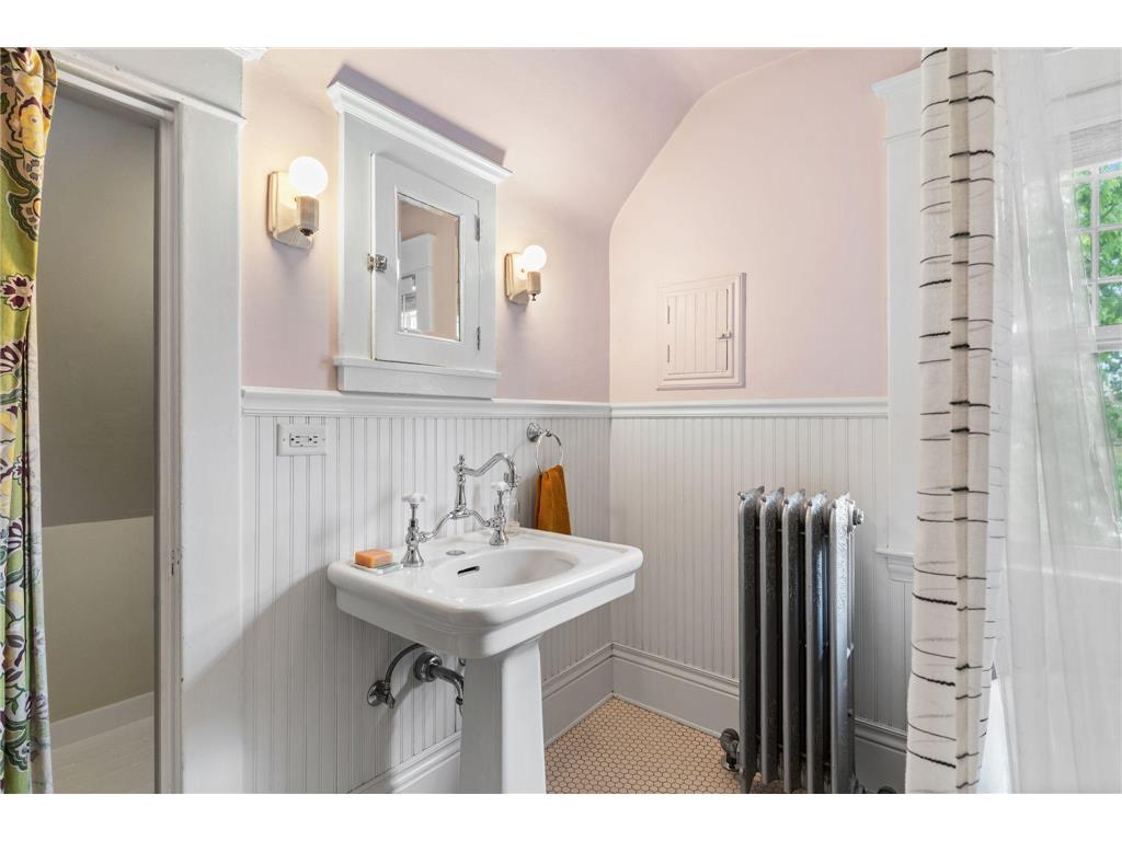 511 W 25th Street Minneapolis MN 55405 7084030 image23