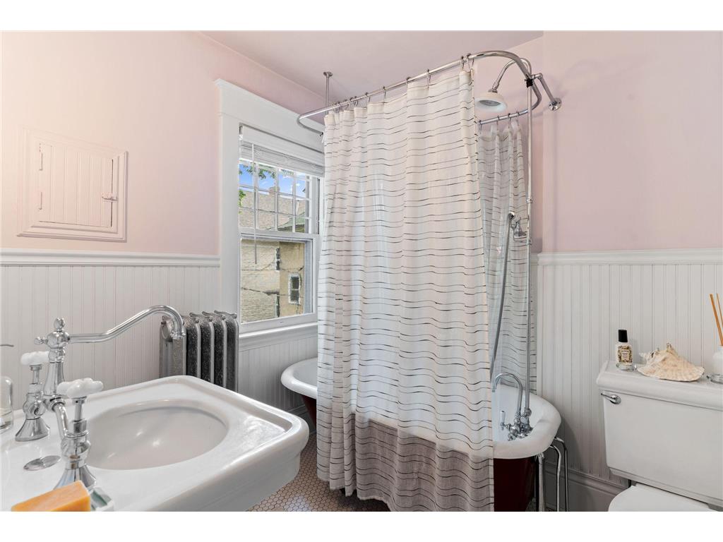 511 W 25th Street Minneapolis MN 55405 7084030 image24