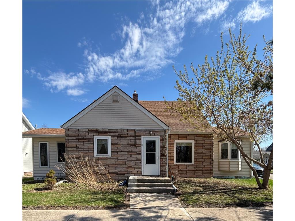 511 W 7th Street Morris MN 56267 6712270 image1