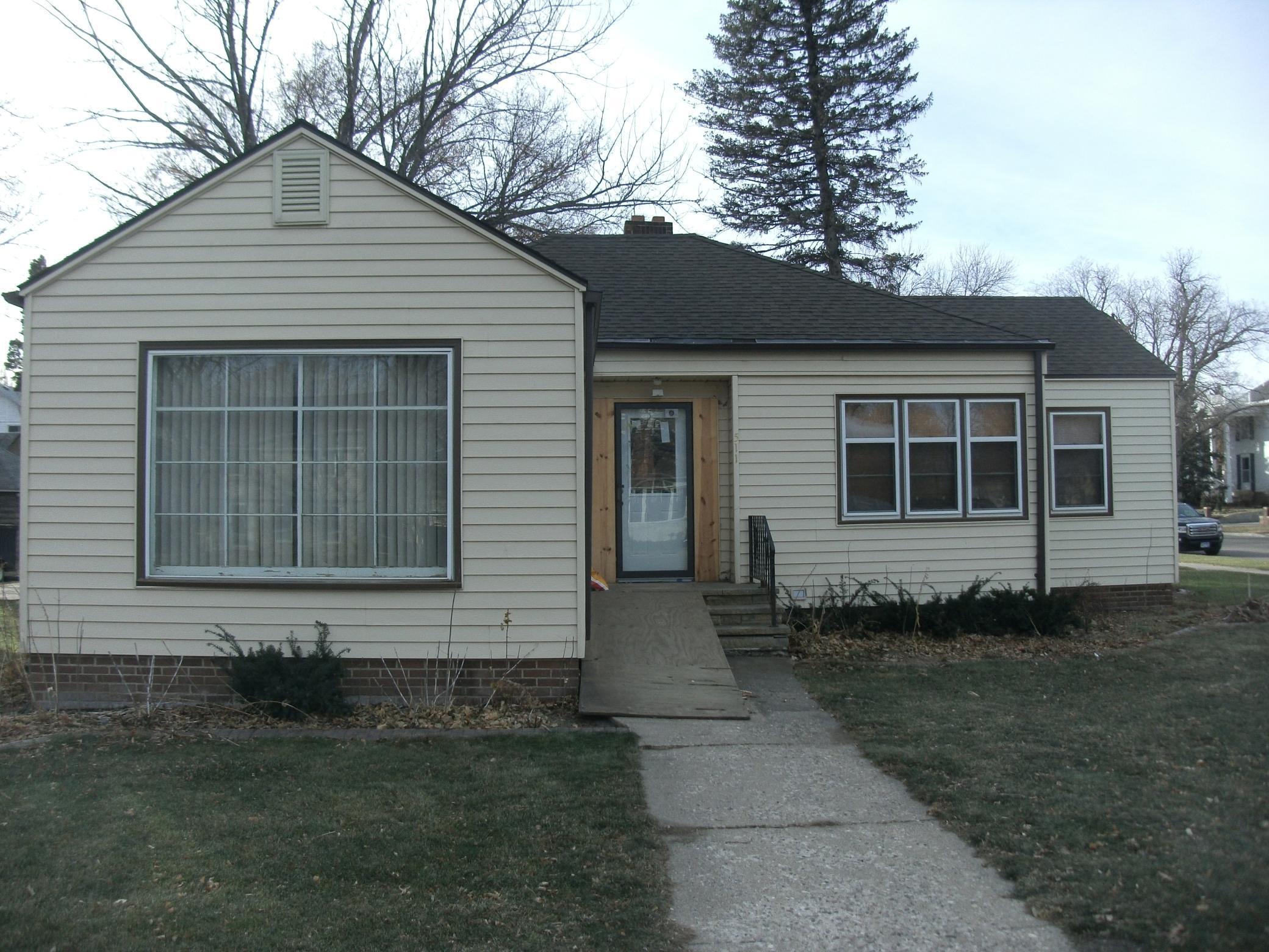 511 W MARSHALL Street, Marshall, MN 56258 MLS 5705920 Edina Realty