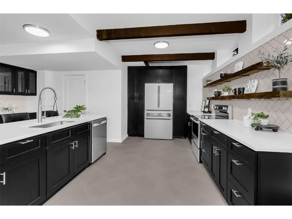 5111 Colonial Drive Golden Valley MN 55416 7069620 image3