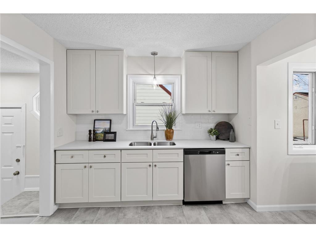 5113 Bryant Avenue N Minneapolis MN 55430 7005964 image7